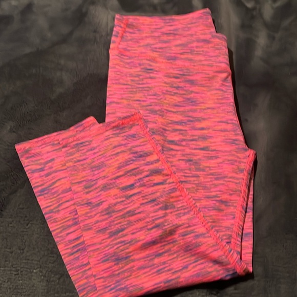 Fabletics capri leggings - Picture 2 of 6